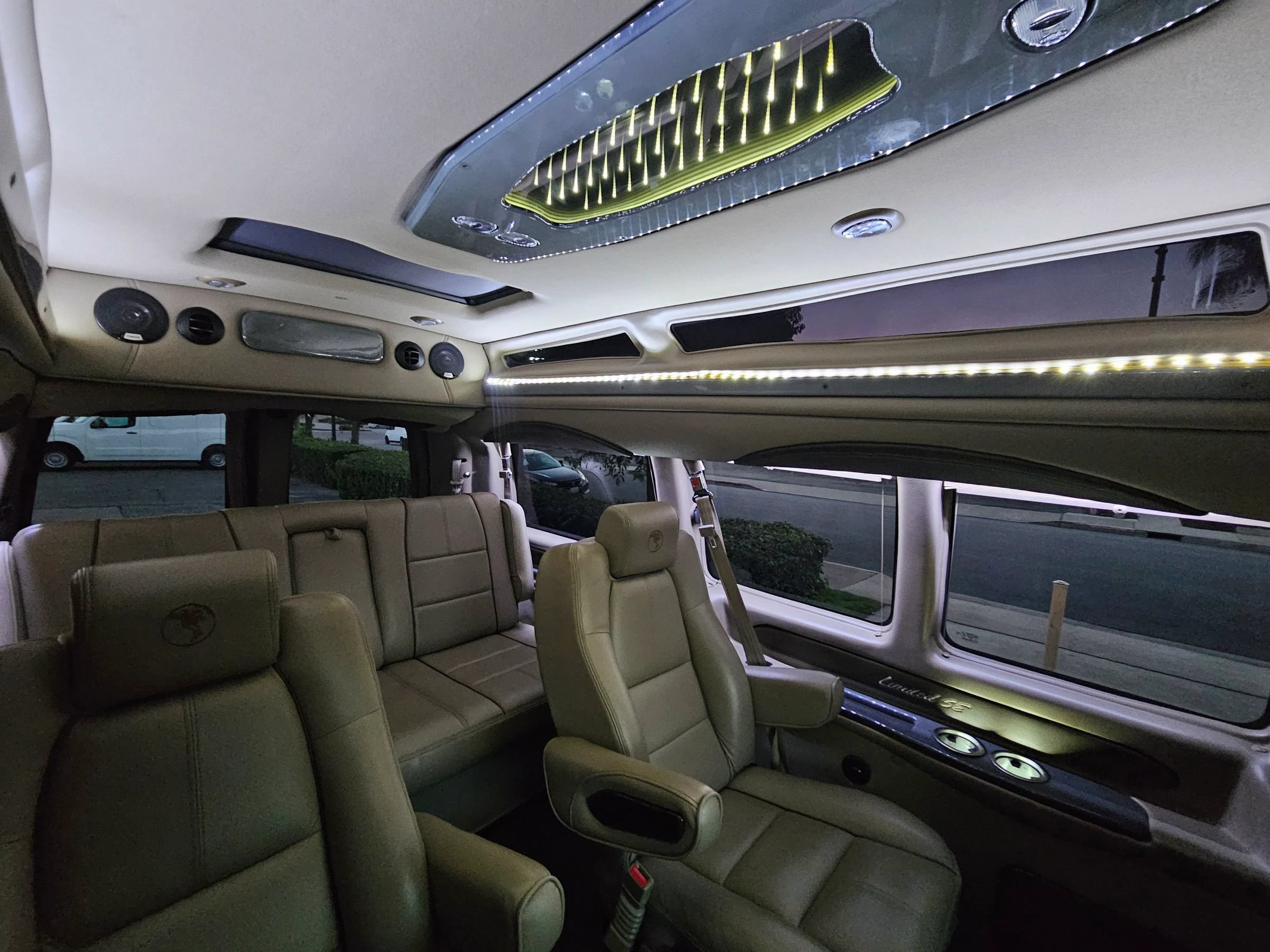 Used 2016 Chevrolet Express 2500 RWD image 29