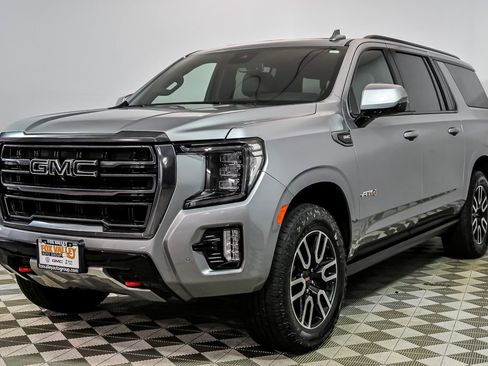 Used 2024 GMC Yukon XL AT4 w/ AT4 Premium Package AWD/4WD image 5