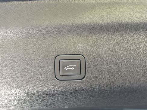 Used 2025 Cadillac Escalade V AWD/4WD image 44