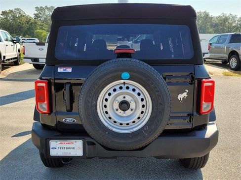 New 2025 Ford Bronco 4-Door image 9