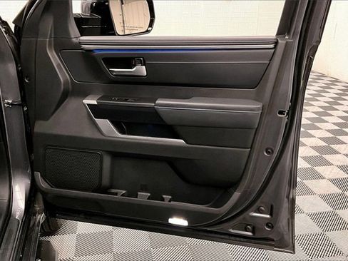 Used 2024 Toyota Tundra Platinum image 18