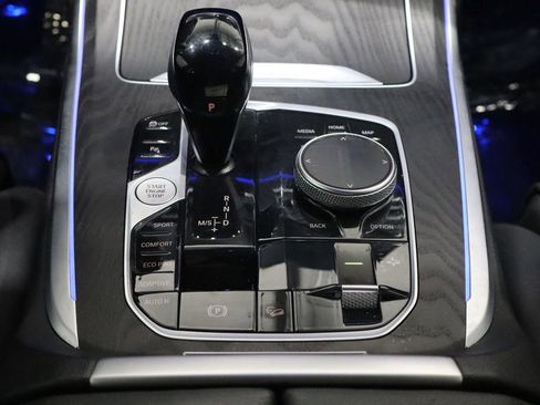 Used 2022 BMW X7 xDrive40i w/ Cold Weather Package image 47