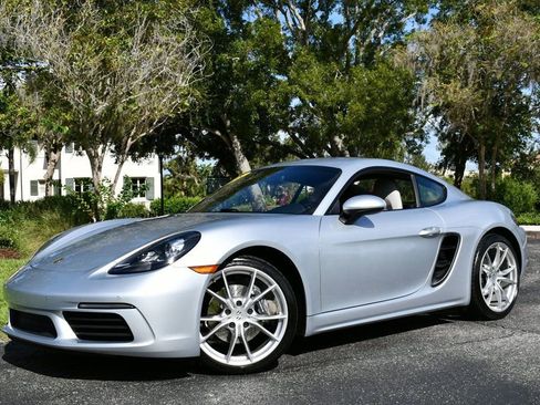 Used 2018 Porsche 718 Cayman RWD image 18