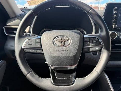 Used 2020 Toyota Highlander XLE AWD/4WD image 15