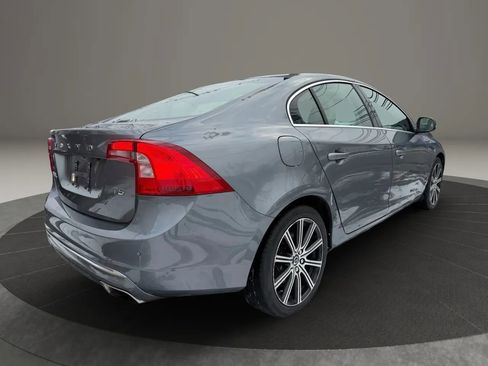 Used 2018 Volvo S60 T5 Inscription Platinum image 5