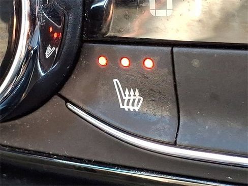 Certified 2024 Chevrolet Trax RS w/ Sunroof Package image 27