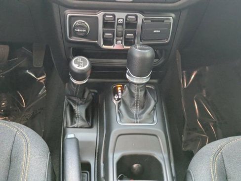 New 2026 Jeep Gladiator Sport AWD/4WD image 17