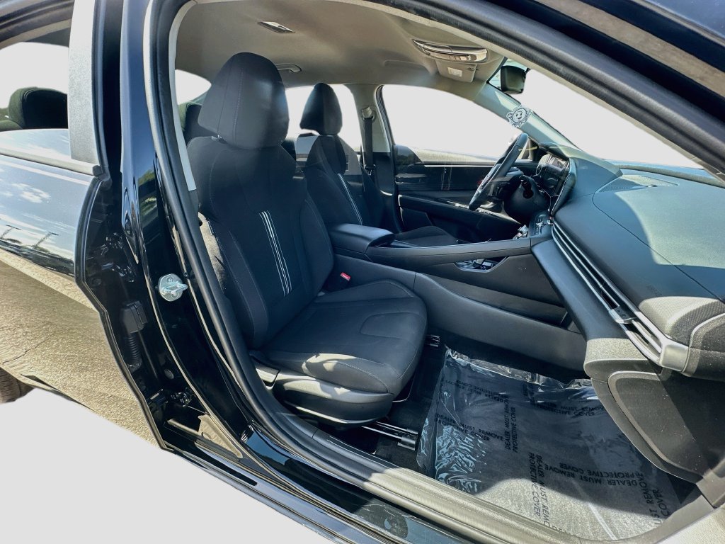 Used 2023 Hyundai Elantra SEL w/ Convenience Package FWD image 27