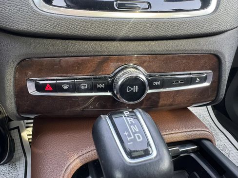 Used 2019 Volvo XC90 T6 Momentum w/ Protection Package Premier AWD/4WD image 29