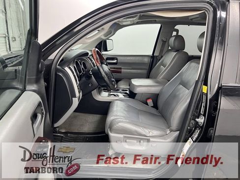 Used 2011 Toyota Sequoia Platinum image 29