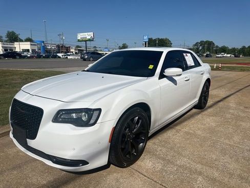 Used 2022 Chrysler 300 S RWD image 3
