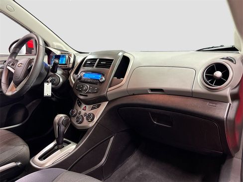 Used 2014 Chevrolet Sonic LT image 27