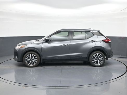 Used 2023 Nissan Kicks SV FWD image 4