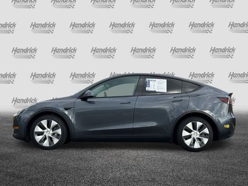 Used 2022 Tesla Model Y Long Range image 8