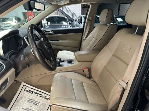 Used 2014 Jeep Grand Cherokee Overland AWD/4WD image 16