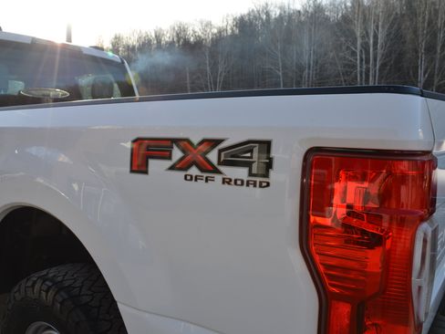 Used 2020 Ford F250 XL w/ Power Equipment Group image 7