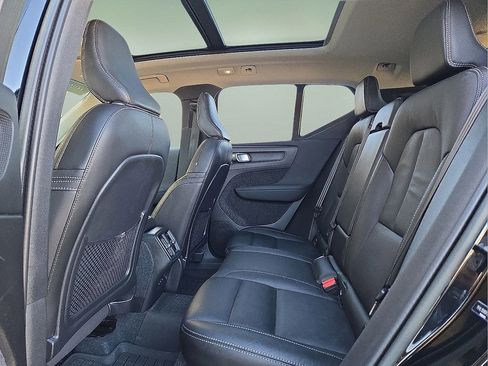 Certified 2023 Volvo XC40 B5 Plus w/ Protection Package Premier image 17