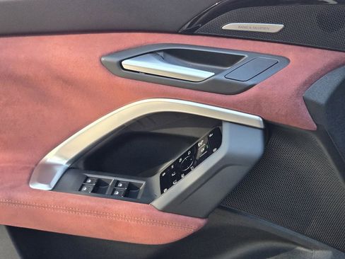 New 2025 Audi SQ5 Prestige image 24