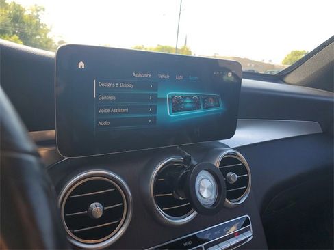 Used 2021 Mercedes-Benz GLC 300 4MATIC image 17