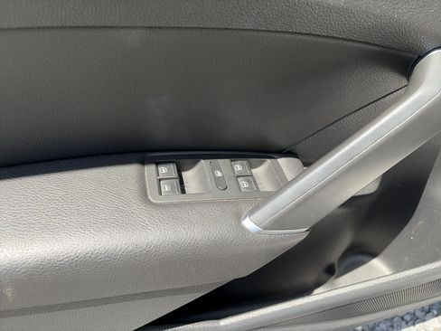 Used 2018 Volkswagen Passat 3.6 FWD image 19