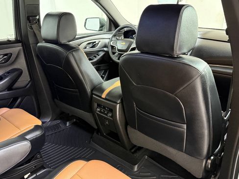 Used 2022 Chevrolet Traverse LT FWD image 31
