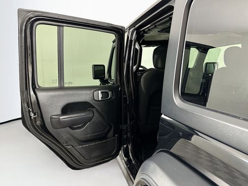 Used 2023 Jeep Wrangler Unlimited w/ Cold Weather Group image 26