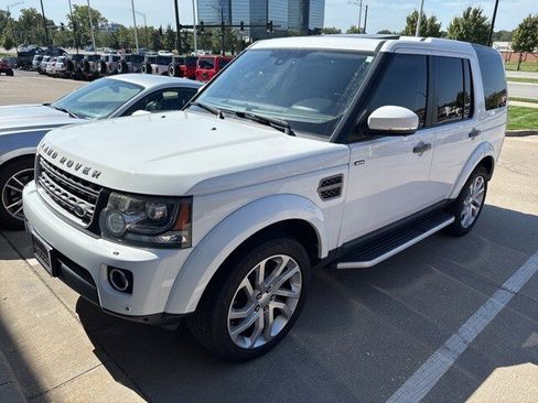Used 2016 Land Rover LR4 HSE Silver Edition image 2