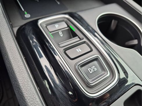 Used 2025 Honda Pilot EX-L image 15