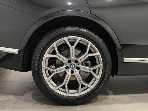Used 2026 BMW X7 xDrive40i w/ Premium Package AWD/4WD image 9