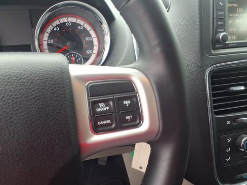 Used 2017 Dodge Grand Caravan SE w/ Power Window Group FWD image 18