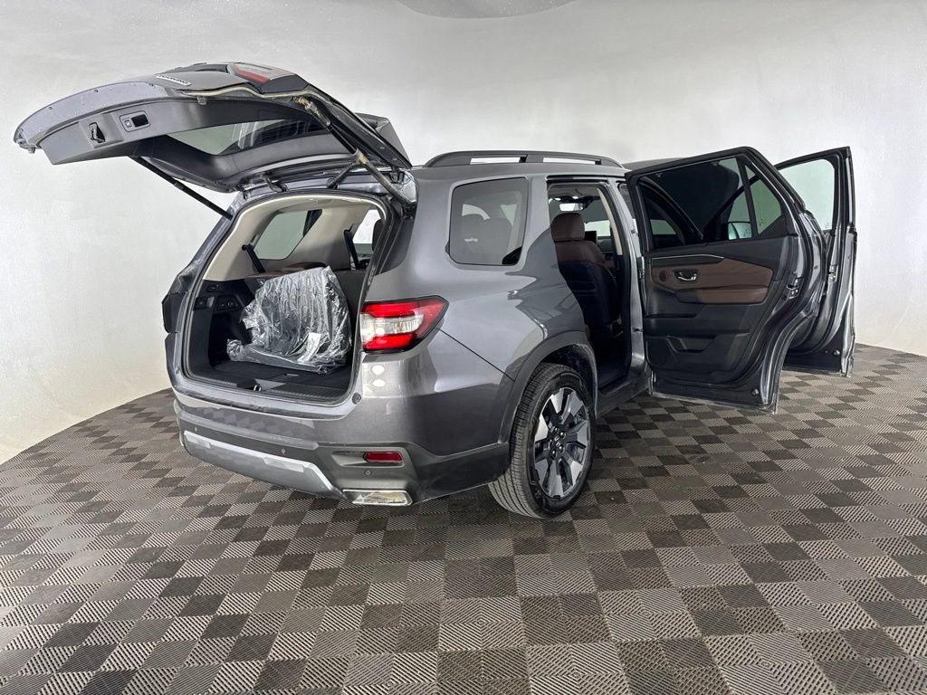Certified 2026 Honda Pilot Touring image 15