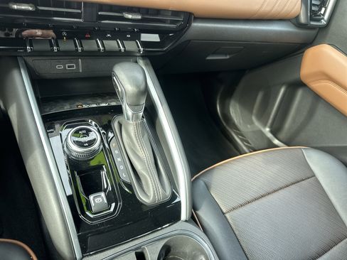 Used 2023 GMC Canyon AT4 w/ AT4 Premium Package image 19