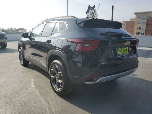 New 2026 Chevrolet Trax LT image 4