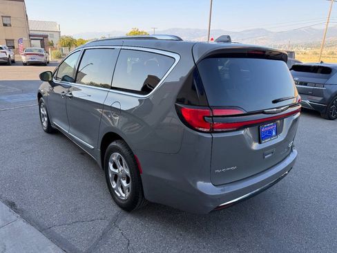 Used 2021 Chrysler Pacifica Limited w/ Premium & Safety Sphere Group AWD/4WD image 8