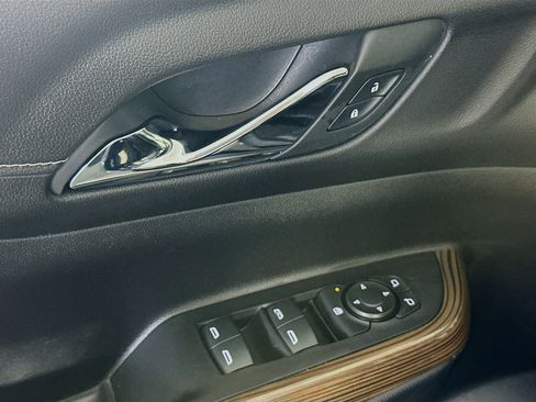 Used 2023 GMC Acadia SLE image 15