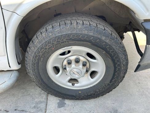 Used 2019 Chevrolet Express 2500 w/ Driver Convenience Package image 18