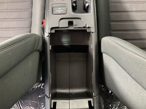 Used 2020 Ford Fusion SE FWD image 12