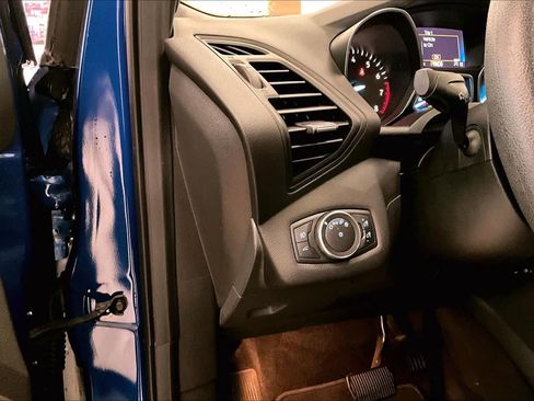 Used 2018 Ford Escape SE FWD image 30