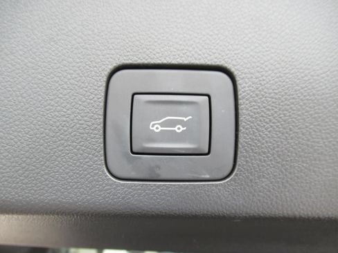 Used 2025 Buick Encore GX Sport Touring w/ Experience Buick Package FWD image 39