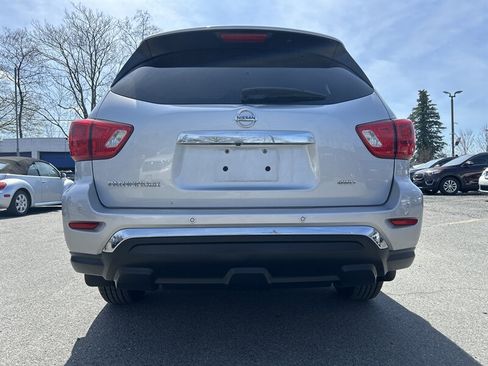 Used 2019 Nissan Pathfinder S image 5