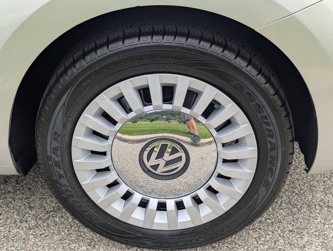 Used 2014 Volkswagen Beetle TDI FWD image 23