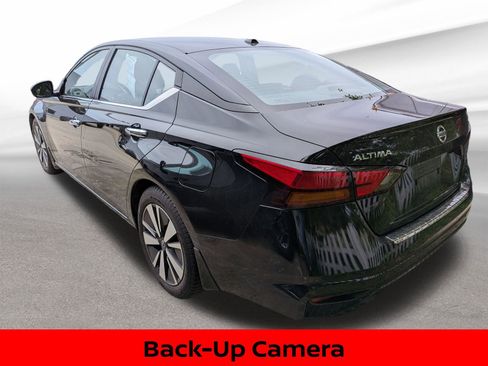 Certified 2022 Nissan Altima 2.5 SV w/ SV Premium Package FWD image 8