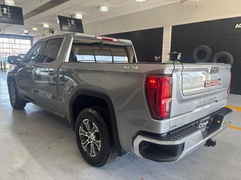 Used 2025 GMC Sierra 1500 SLT AWD/4WD image 4