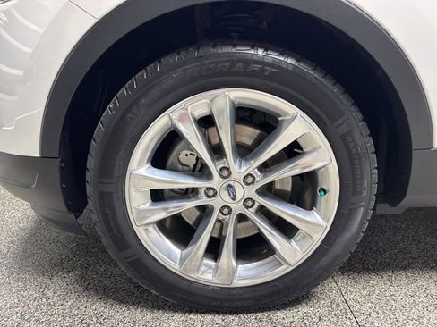 Used 2019 Ford Explorer XLT w/ Equipment Group 201A FWD image 4