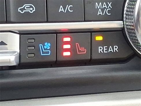 Used 2023 Ford Expedition Max Limited image 25