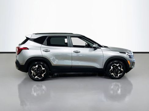 Certified 2025 Kia Seltos S FWD image 8