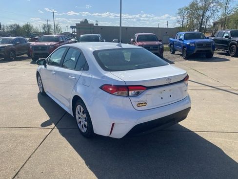 Used 2024 Toyota Corolla LE image 4