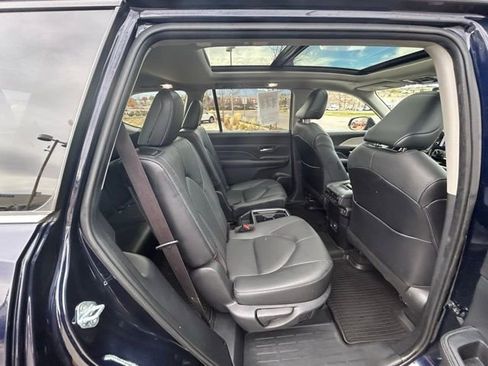 Used 2024 Toyota Grand Highlander AWD Hybrid image 27