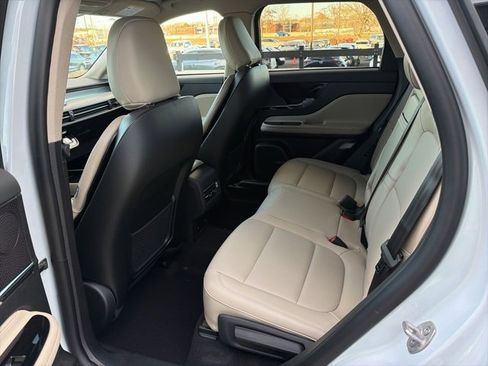 New 2026 Lincoln Corsair Premiere image 8