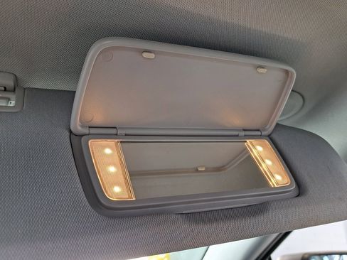 Used 2021 Chevrolet Equinox LS image 22